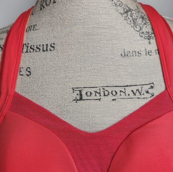 Lululemon TaTa Tamer Sports Bra - Picture 9 of 16